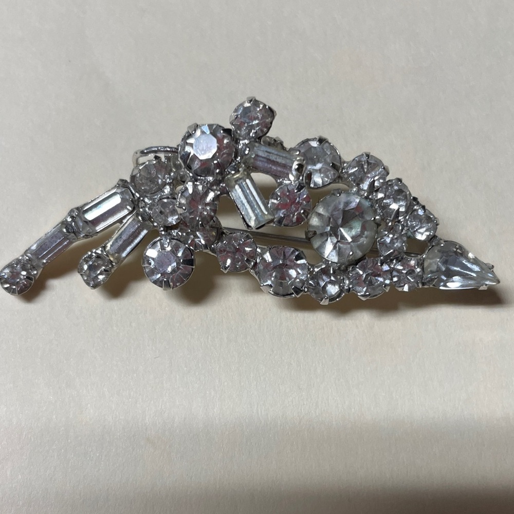 Vintage 50s Elegant Silver baguette rhinestone Brooch